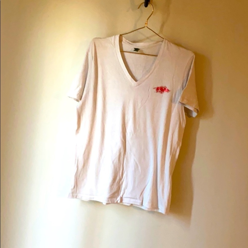 Cream v neck tee - Arkansas Razorback